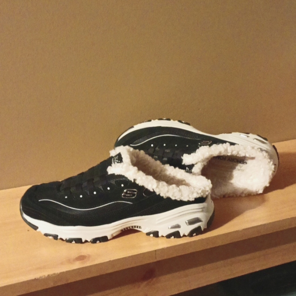 Ladies athletic shoes